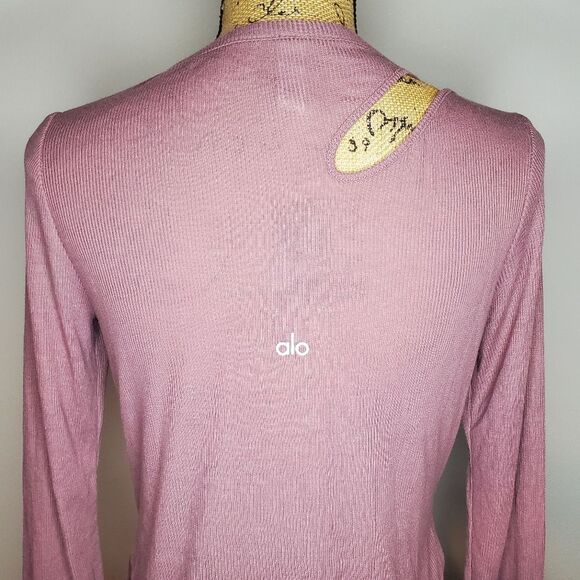 Alo Yoga Ribbed Peak Long Sleeve Top Mauve Size Small - Picture 8 of 11